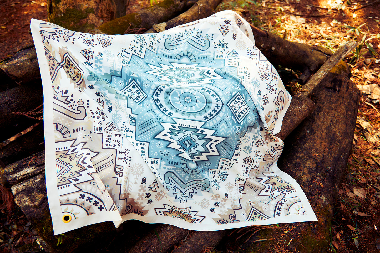Extreme Silk Scarf Large 110 x 110 / Mountain Message-Beige