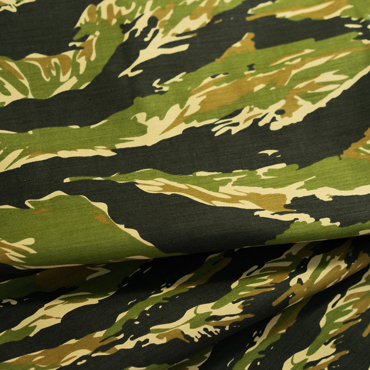 BS1606-PT COTTON PRINTED  BACK SATIN